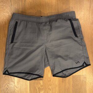 YOGGER STRETCH 17" ATHLETIC SHORTS